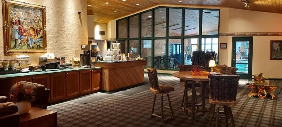 Whitetail Lodge Saint Germain エクステリア 写真